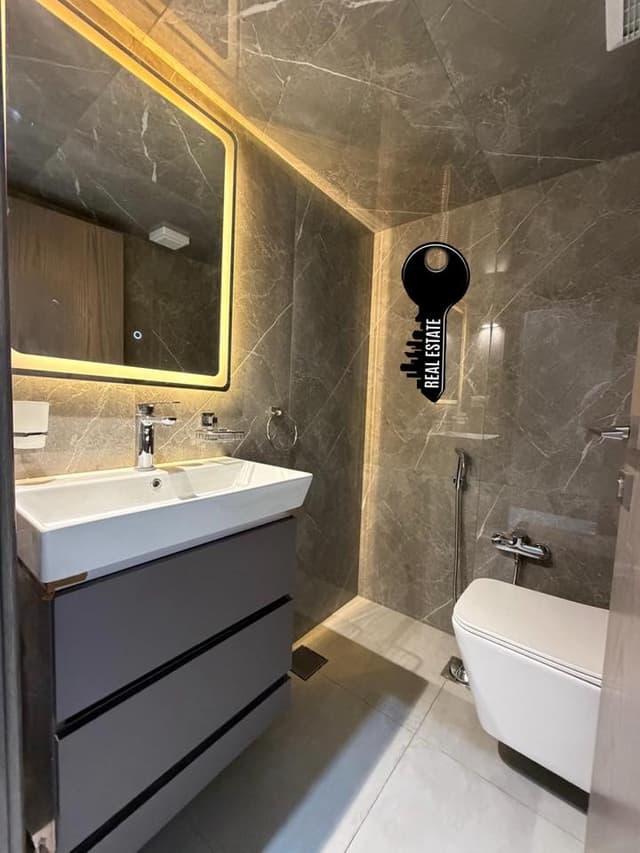 للبيع شقة في مشروع دمر التعمير ضمن بناء حجر